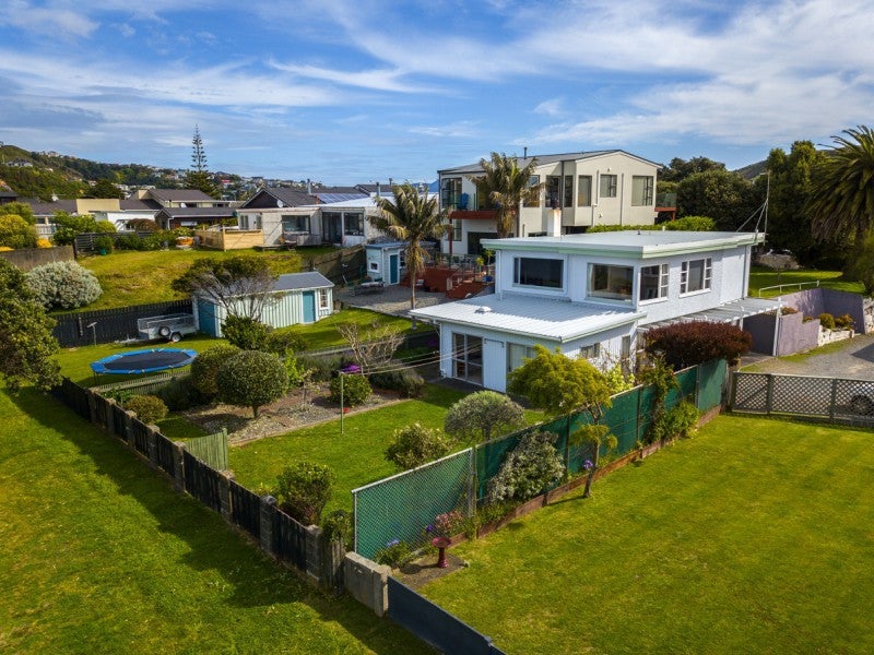 28 Mana Esplanade, Paremata, Porirua - Carousel 2