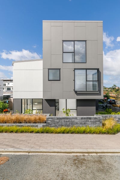 34 Kimiora Street, Three Kings, Auckland - Carousel 2