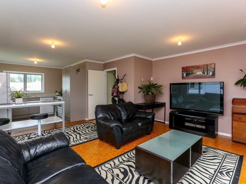 13 Tohora Place, Spotswood, New Plymouth - Carousel 2