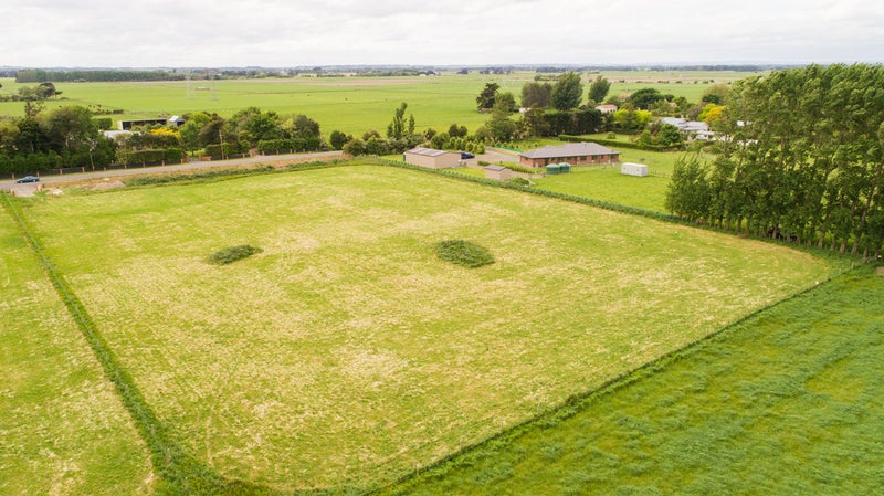 112 Newbury Line, Newbury - Carousel 1