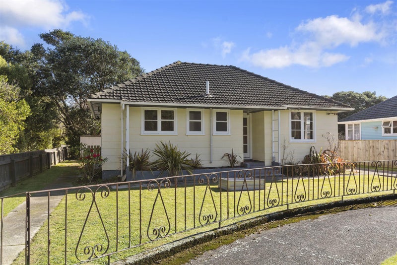 24 Rainey Grove, Taita, Lower Hutt - Carousel 1