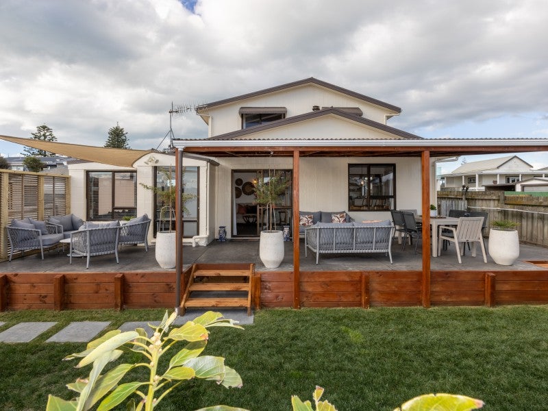 1/204 Te Awa Avenue, Awatoto, Napier - Carousel 1