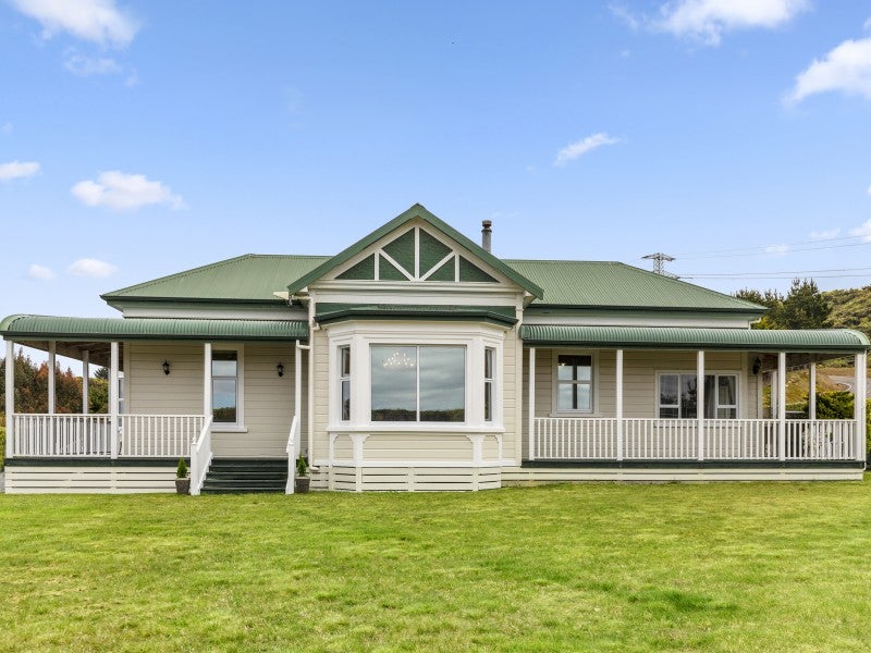 160 Kaitangata Crescent, Kelson, Lower Hutt - Carousel 1