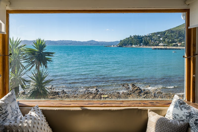 626 Marine Drive, Days Bay, Lower Hutt - Carousel 1