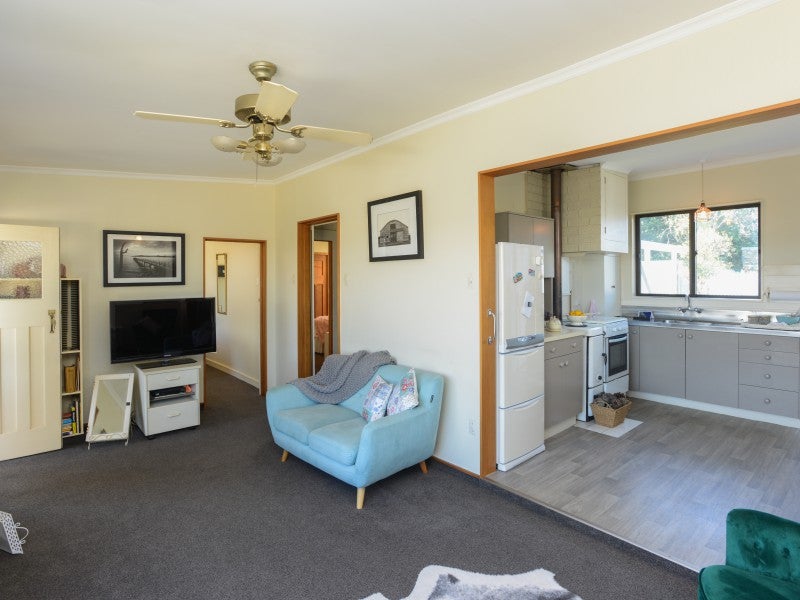 8 Pukeko Place, Westshore, Napier - Carousel 2