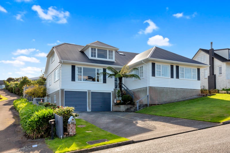 41 Penryn Drive, Camborne, Porirua - Carousel 2
