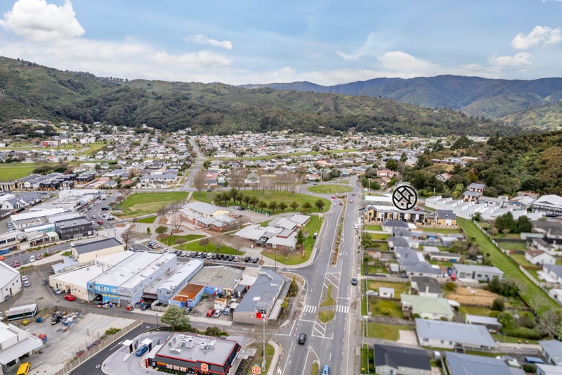 3/7 Wainuiomata Road, Wainuiomata, Lower Hutt - Carousel 13