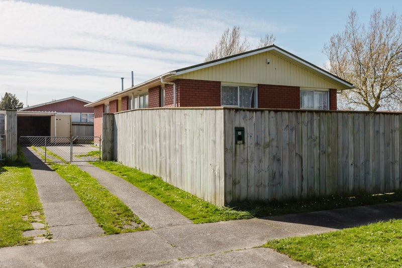 32 Robinson Crescent, Westbrook, Palmerston North - Carousel 1