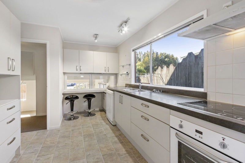 3/16 Vagus Place, Royal Oak, Auckland - Carousel 2