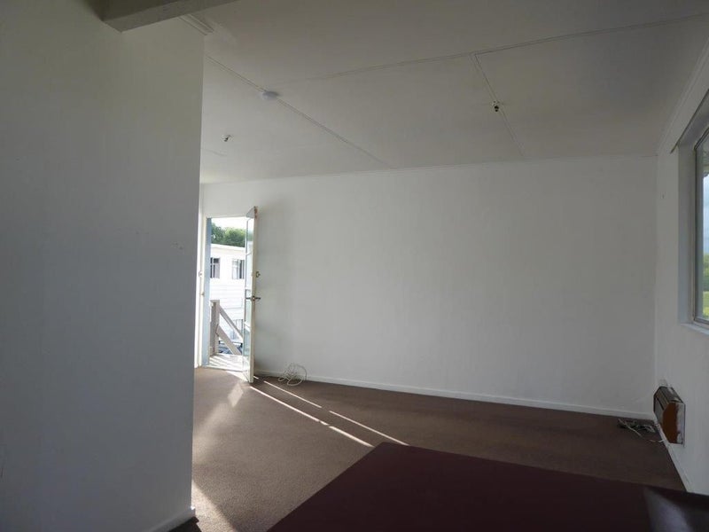 19/91 PHARAZYN ST, ALICETOWN, LOWER HUTT - Carousel 2