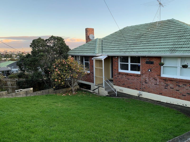 29 Monarch Avenue, Hillcrest, Auckland - Carousel 1