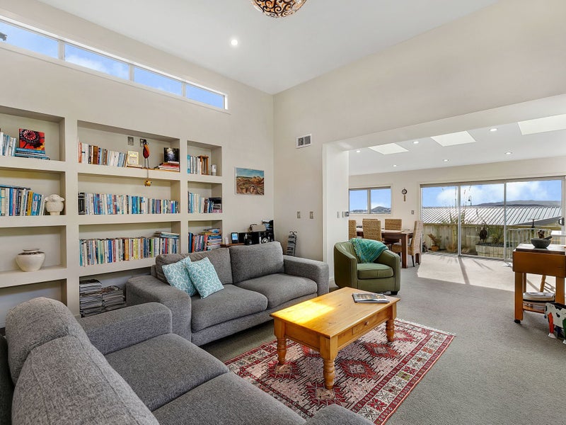 2 Wangapeka Way, Aotea, Porirua - Carousel 2