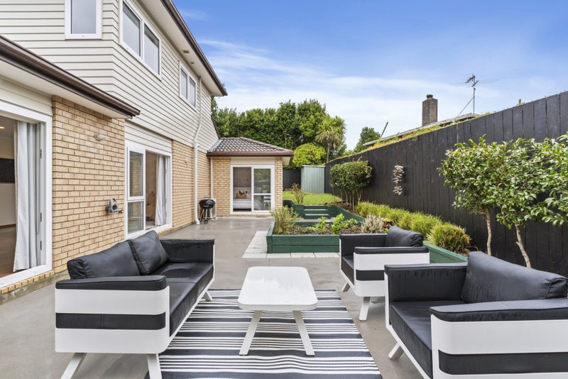 2/54 Fairclough Road, Beach Haven, Auckland - Carousel 2