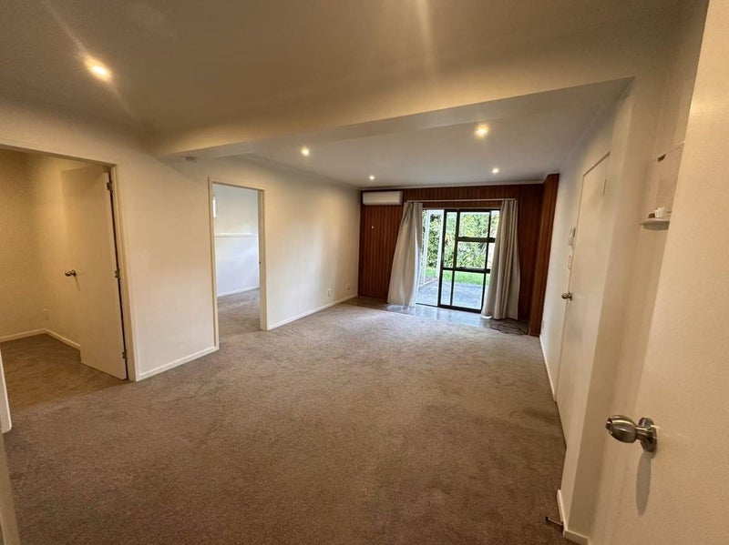 10 Sunnyridge Place, Hillsborough, Auckland - Carousel 1