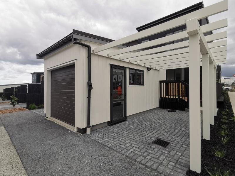 53 Manarini Road, Westgate, Auckland - Carousel 16