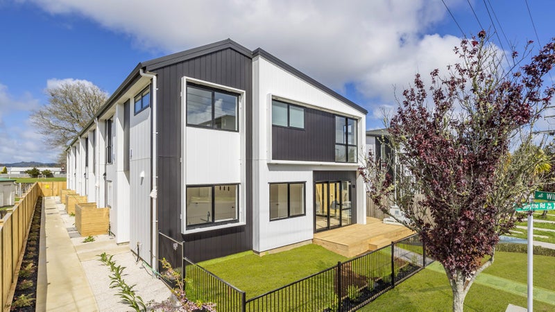 5/26 Smythe Road, Henderson, Auckland - Carousel 1