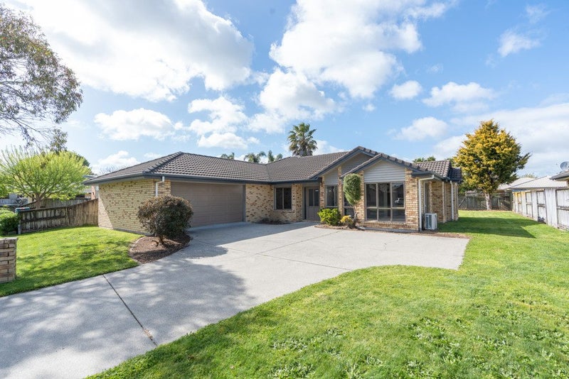 12 Wakefield Place, Rototuna North, Hamilton - Carousel 1