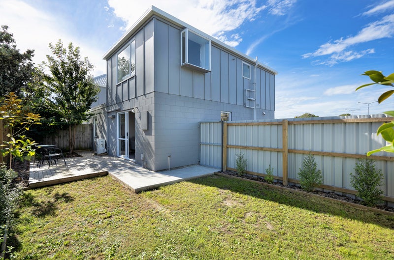 2/139 Brougham Street, Addington, Christchurch - Carousel 2