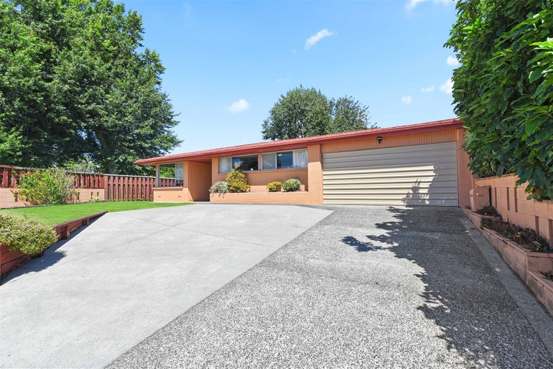 16 Beverley Crescent, Hillcrest, Hamilton - Carousel 24