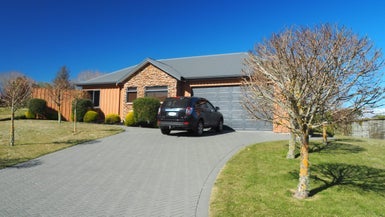 7 Carpentras Way, Nukuhau, Taupo - Carousel 1