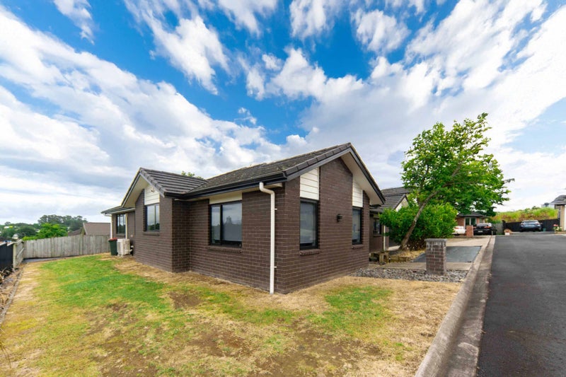 25 Cabourne Drive, Glenview, Hamilton - Carousel 2