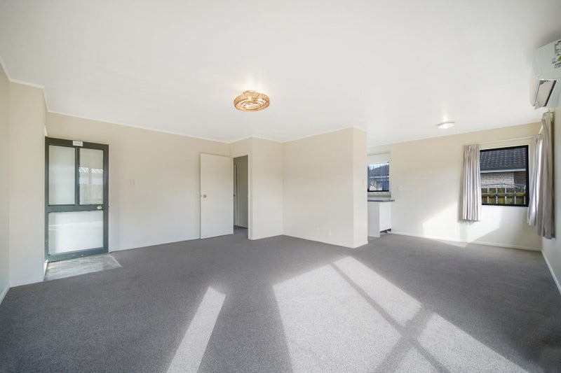 2/31 Templeton Place, Clendon Park, Auckland - Carousel 2