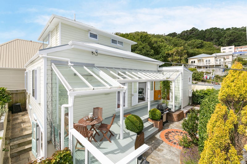 3 Stafford Street, Mount Victoria, Wellington - Carousel 1