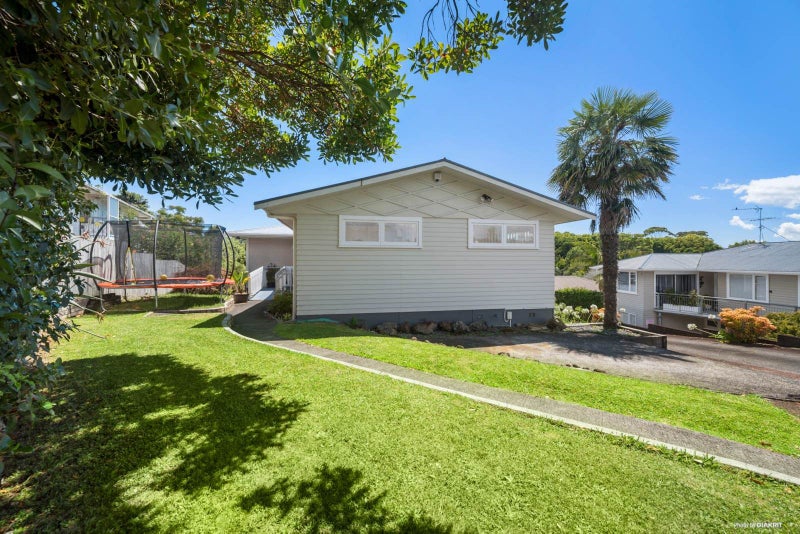 9 Chequers Avenue, Glenfield, Auckland - Carousel 1