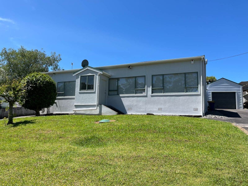 71 Rangeview Road, Sunnyvale, Auckland - Carousel 1