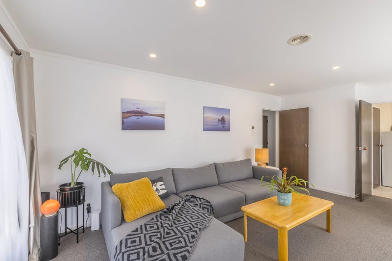 4/200 Onepu Road, Lyall Bay, Wellington - Carousel 2