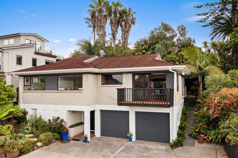 2/26 Seabreeze Road, Narrow Neck, Auckland - Carousel 1