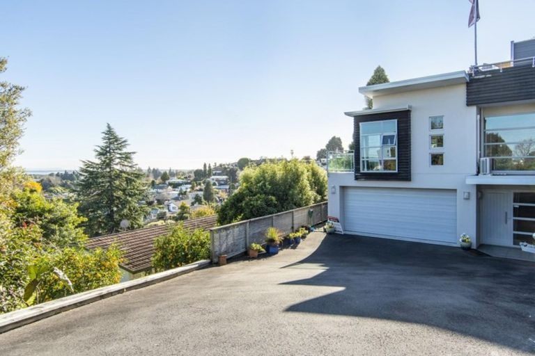 31A Brookfield Terrace, Brookfield, Tauranga - Carousel 1