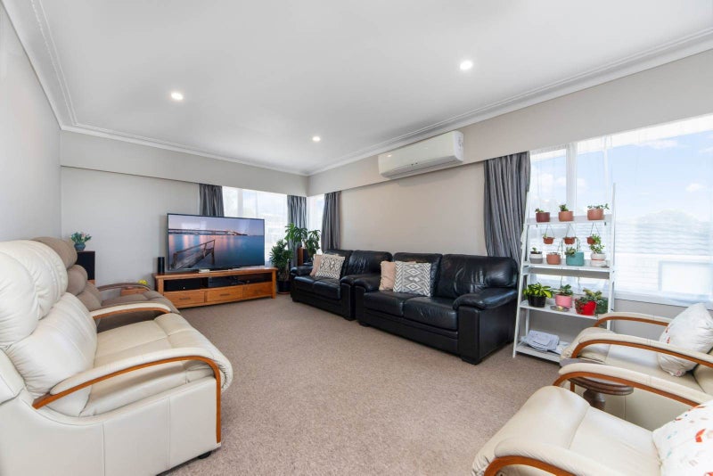 4237 Great North Road, Glendene, Auckland - Carousel 2