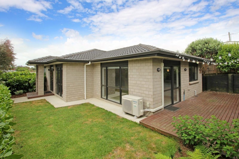 24B Thomas Road, Mangere, Auckland - Carousel 1