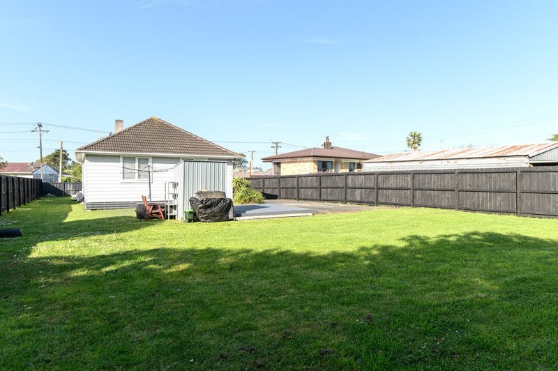 33 Sandbrook Avenue, Otara, Auckland - Carousel 2
