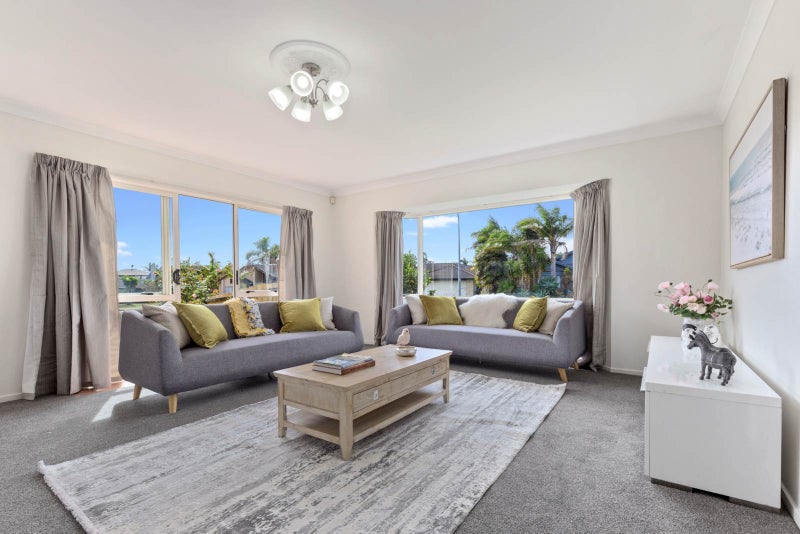 19 Glenross Drive, Wattle Downs, Auckland - Carousel 2