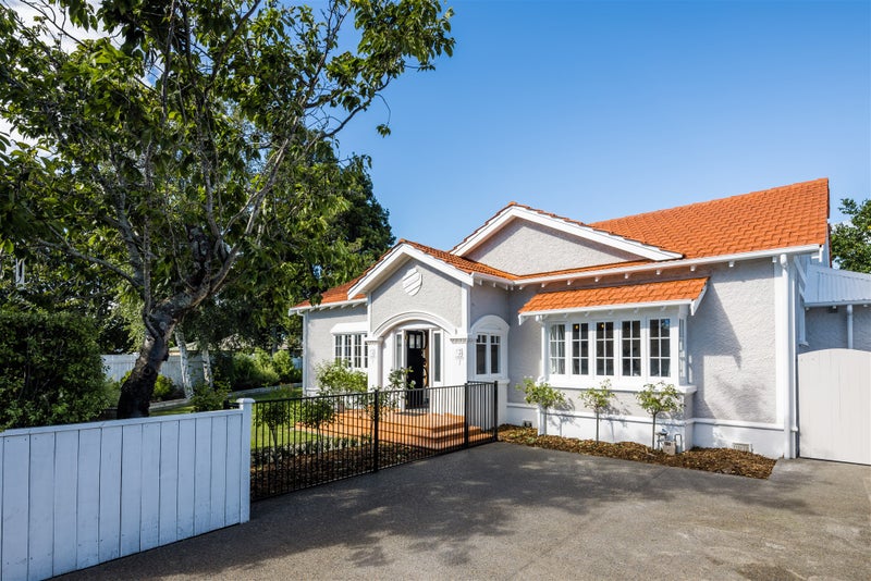121 Grey Street, Hamilton East, Hamilton - Carousel 2