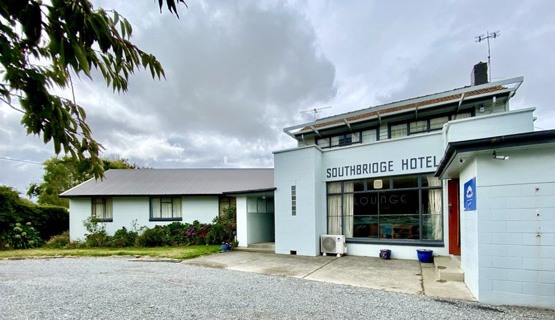 8 Saint John Street, Southbridge - Carousel 24