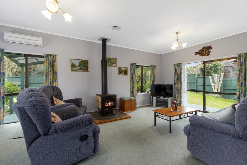 1 Homestead Place, Glenview, Hamilton - Carousel 2