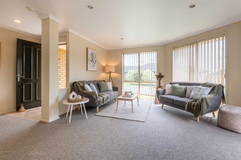 4 Willscarlet Lane, Hamilton East, Hamilton - Carousel 2