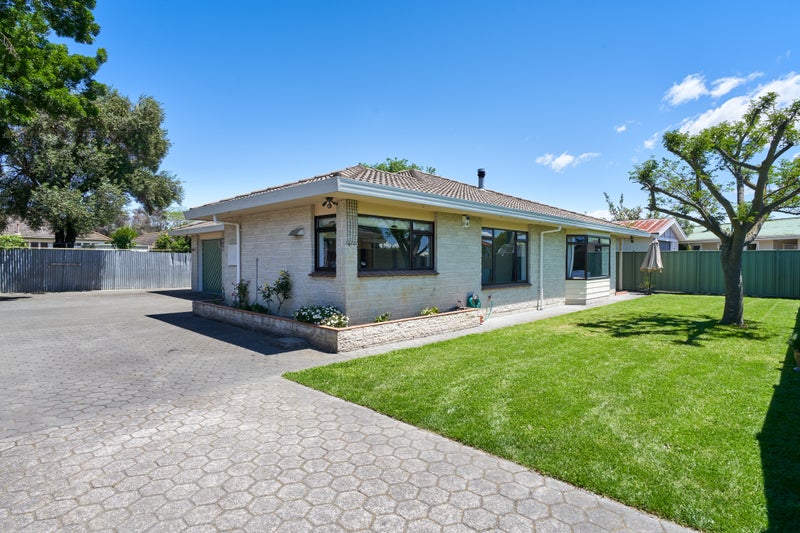 243B Warwick Road, Mayfair, Hastings - Carousel 1