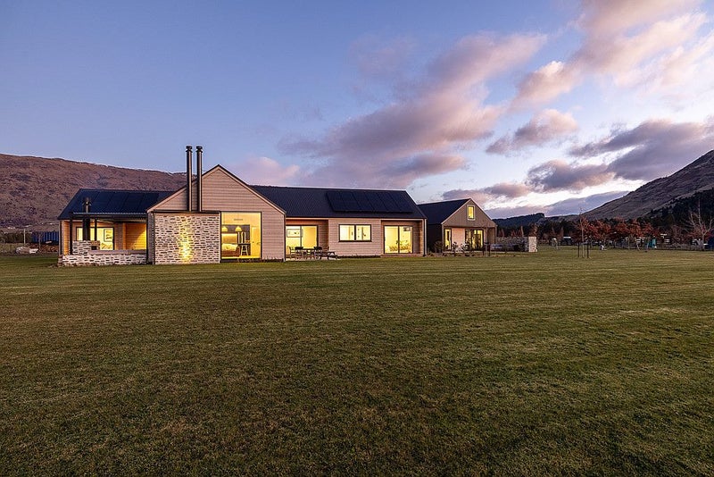 12 Little Orchard Way, Wanaka - Carousel 1