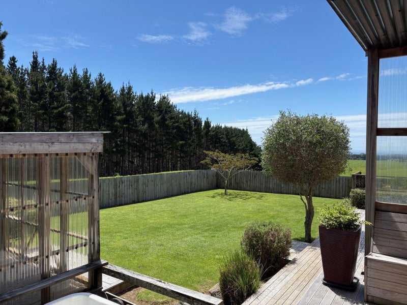 1606 South Road, Tataraimaka, New Plymouth - Carousel 1