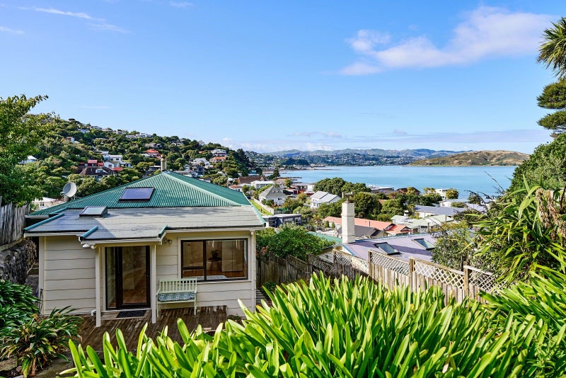 2 Gordon Road, Plimmerton, Porirua - Carousel 1