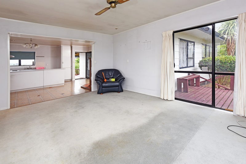 39 Barneys Farm Road, Clendon Park, Auckland - Carousel 11