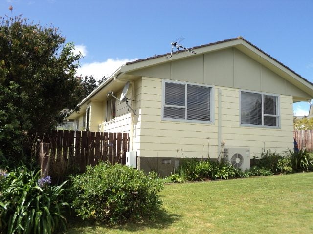 23 Cleat Street, Whitby, Porirua - Carousel 2