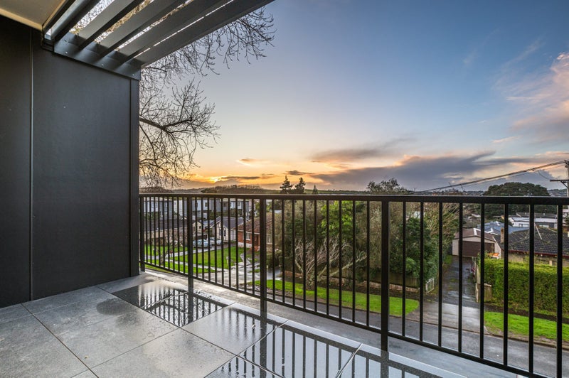 4/11 Ryburn Road, Mount Wellington, Auckland - Carousel 2