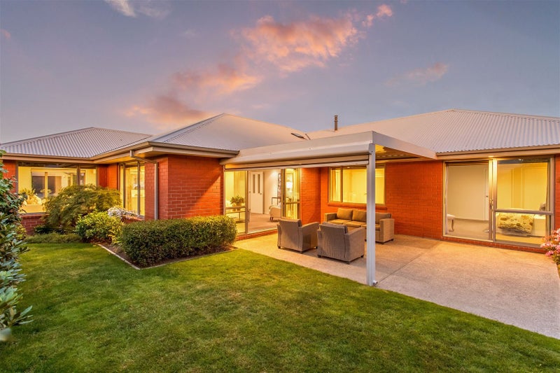 21 Somerville Crescent, Aidanfield, Christchurch - Carousel 1