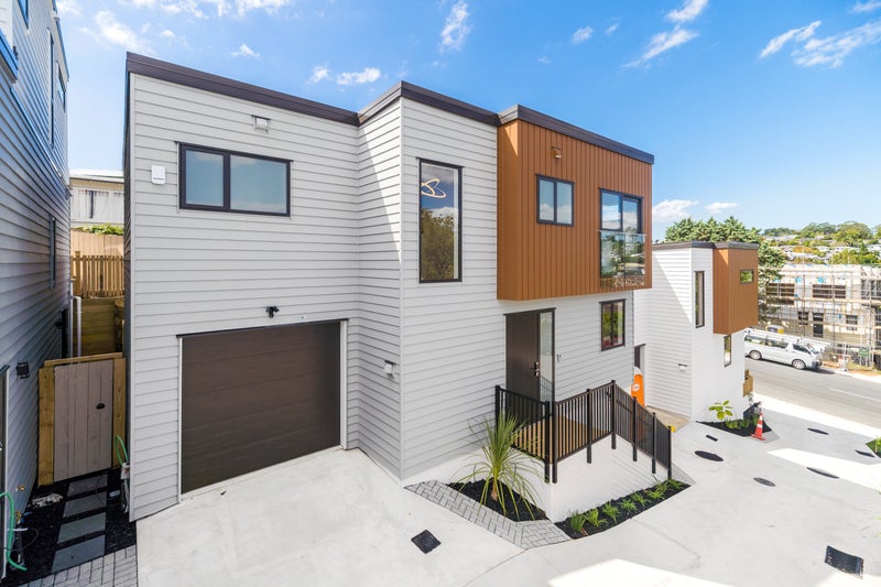 72B Sunnynook Road, Sunnynook, Auckland - Carousel 1