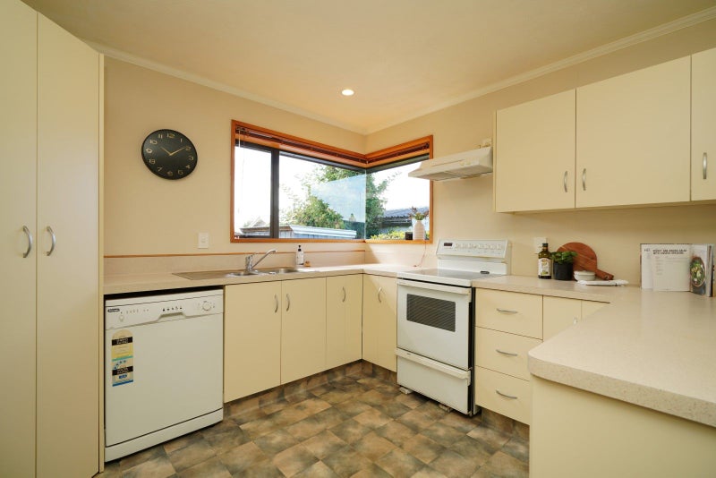 132 Edinburgh Crescent, Waikiwi, Invercargill - Carousel 2